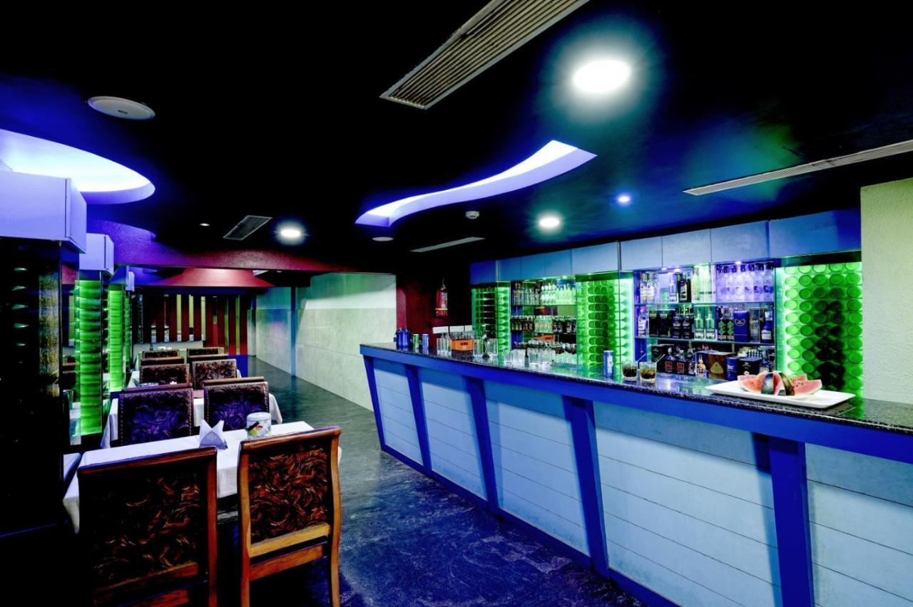 Empire Residency Hotell Tiruvalla Exteriör bild