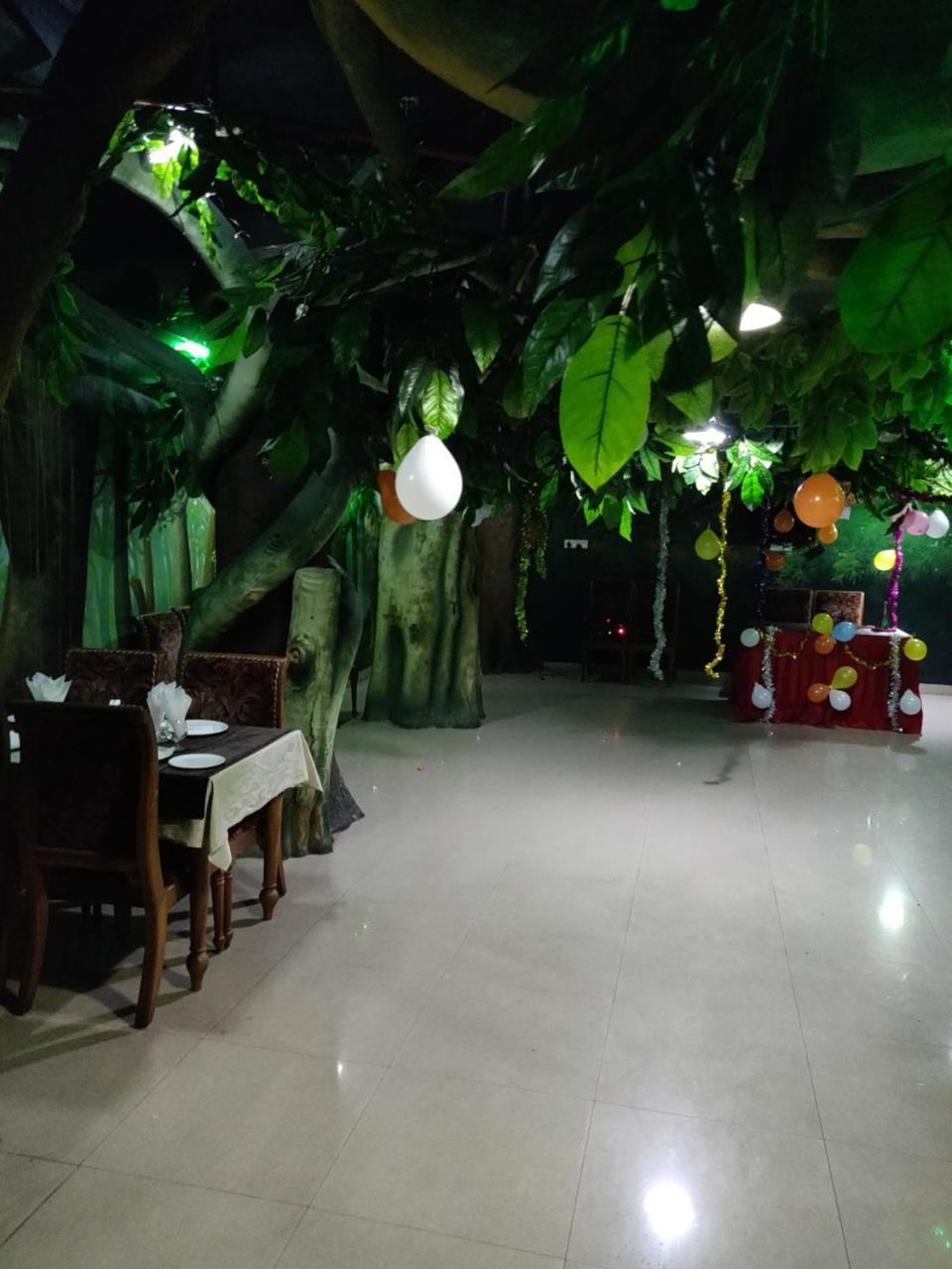 Empire Residency Hotell Tiruvalla Exteriör bild